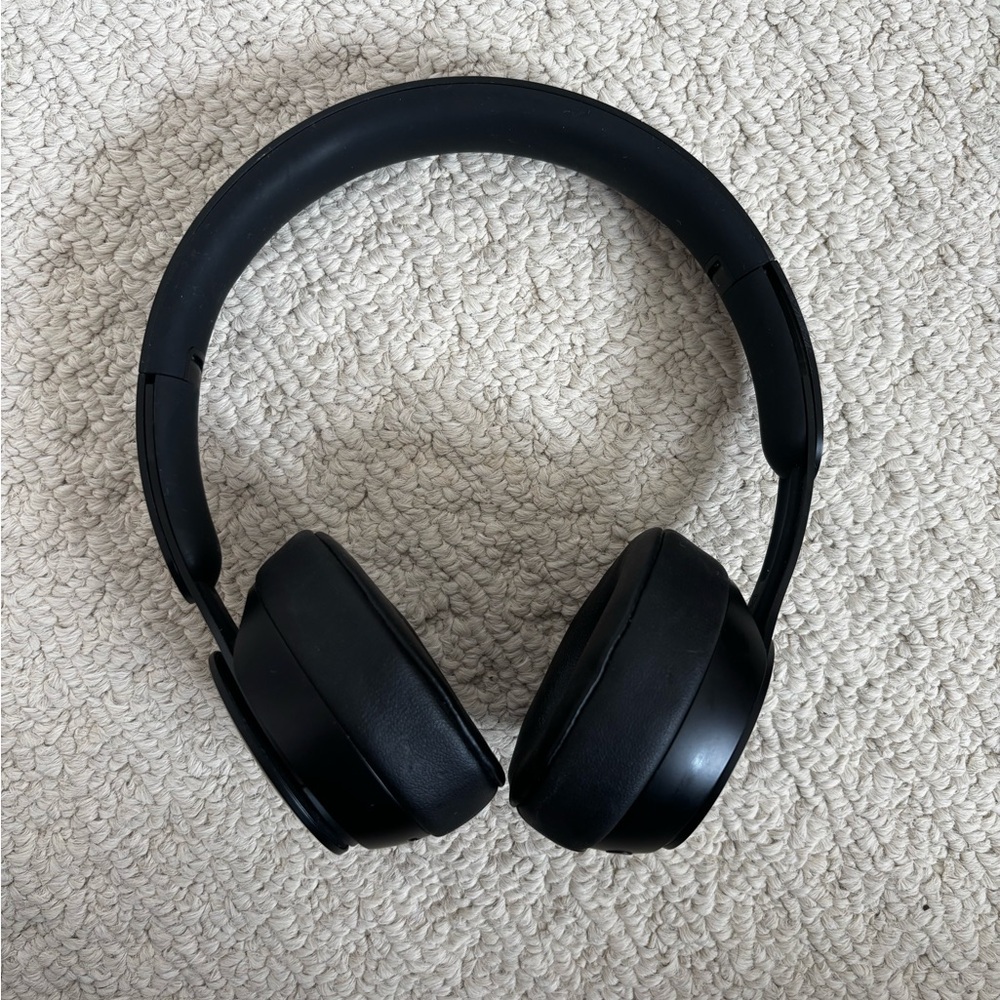 Beats by Dre Solo Pro Wireless Headphones